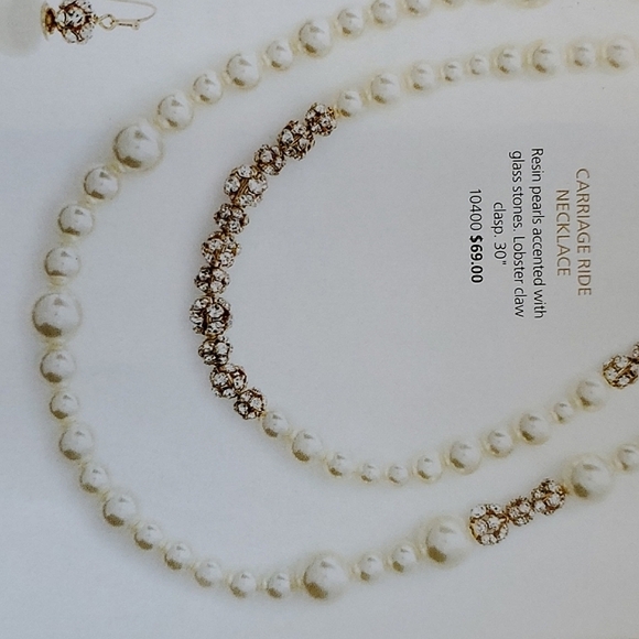 Carriage Ride Necklace 30" resin Pearls with accented glass stones. - Picture 6 of 15